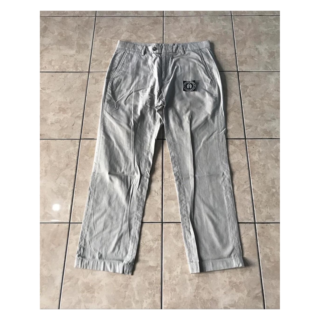 Celana chinos Mind Bridge