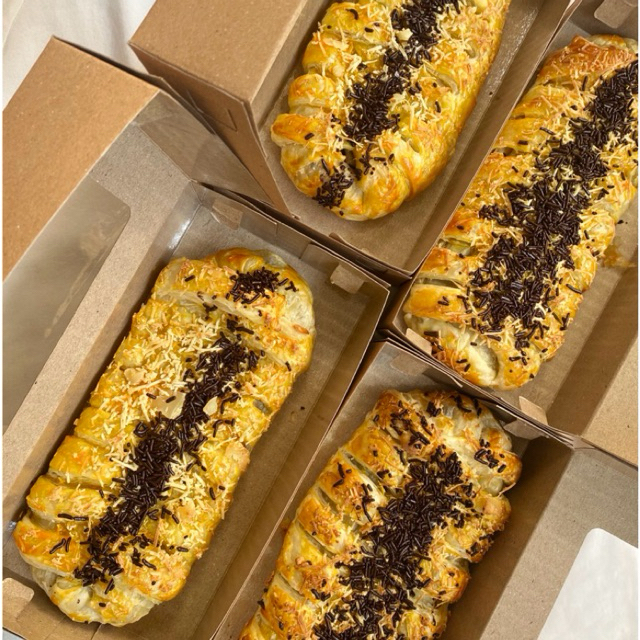 

Strudel Pisang Coklat Keju Premium