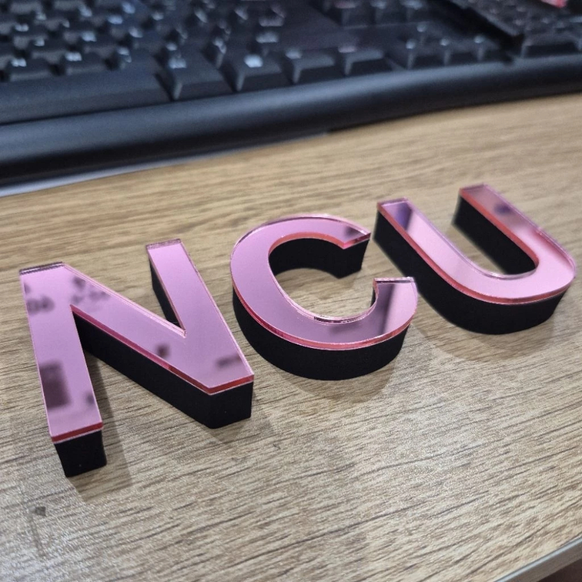 Cutting Huruf Spons Akrilik Warna Silver Gold