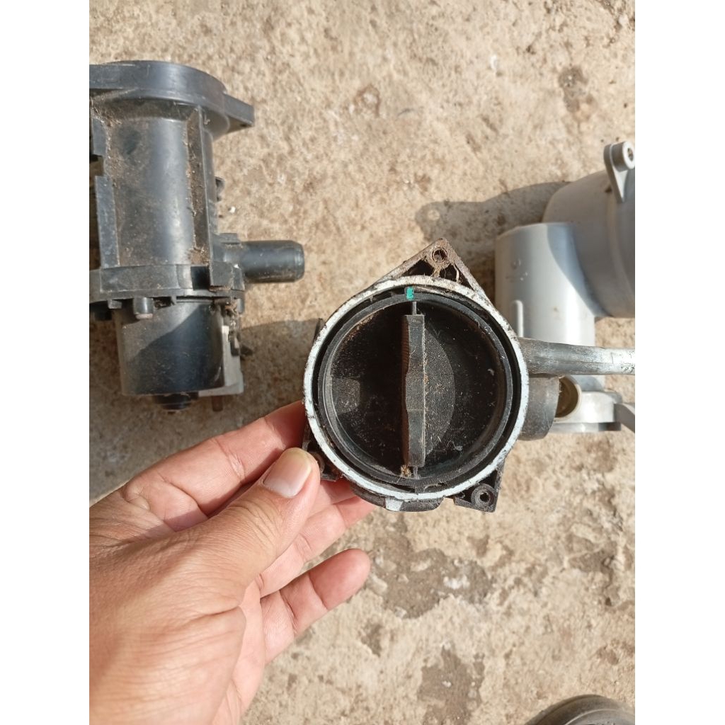 tutup drain mesin cuci front loading LG