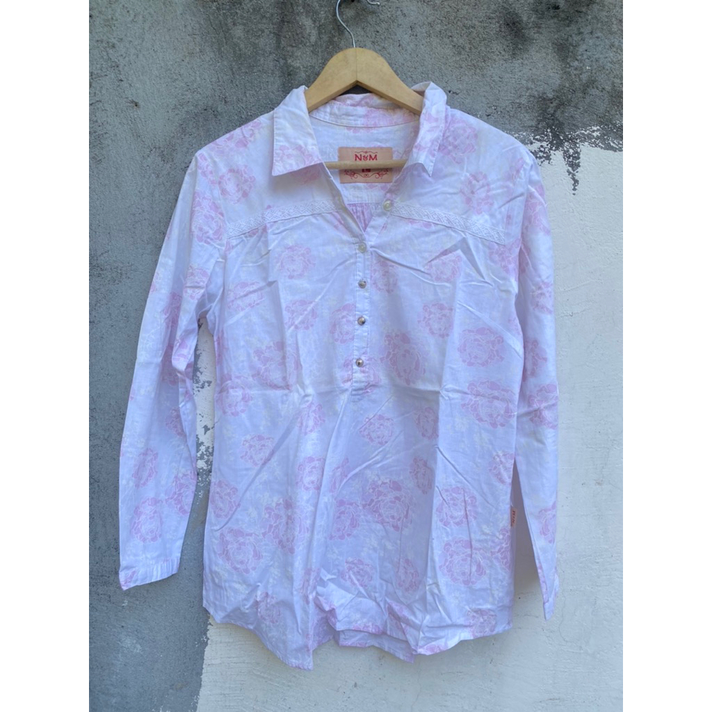 Kemeja M4tah4ri Novel Mice Putih Motif Bunga