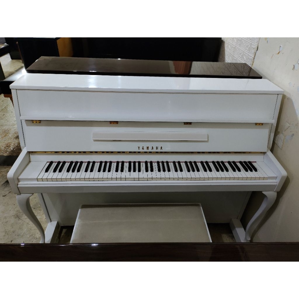 Yamaha LU-110 Putih Piano Upright
