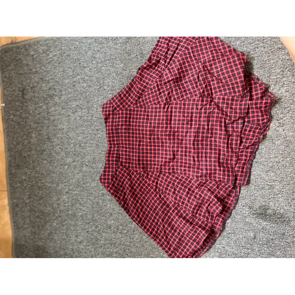 Rok Pendek Kotak Kotak Asimetris