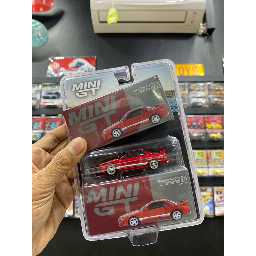 Mini GT Nissan Skyline GT R ( R32 ) Veilside Combat