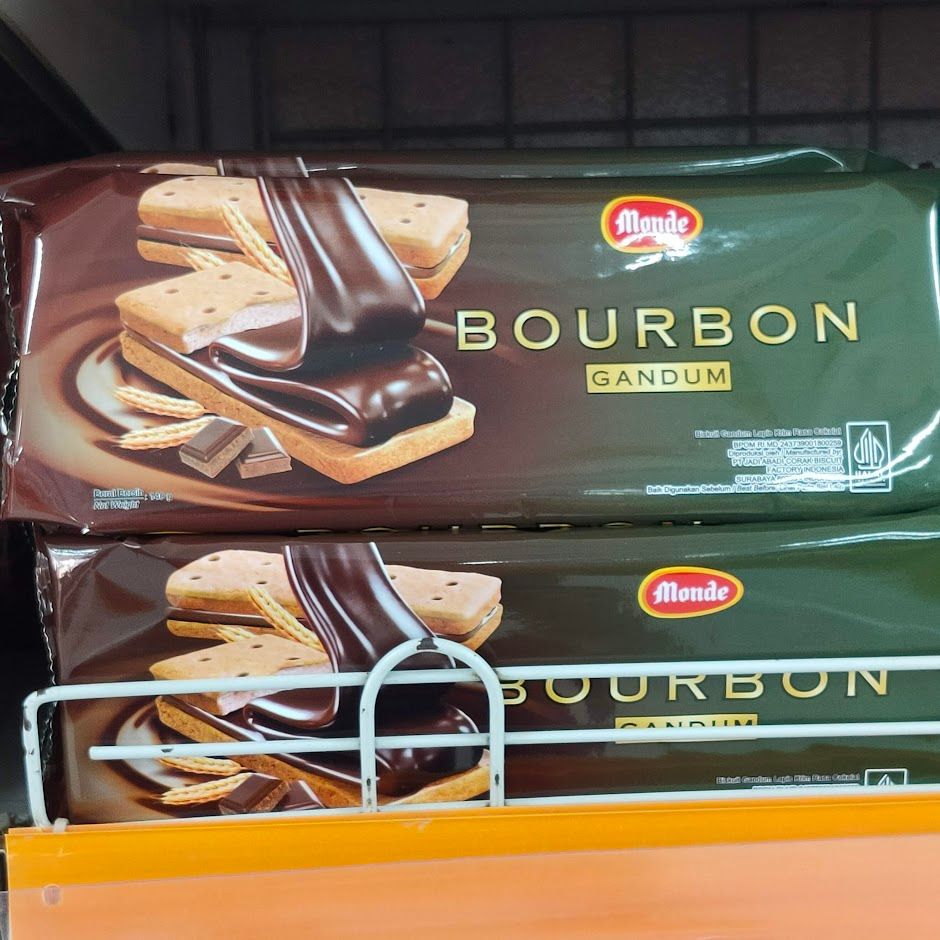 

MONDE Bourbon Gandum 140gr Biskuit Gandum Lapis Krim Cokelat