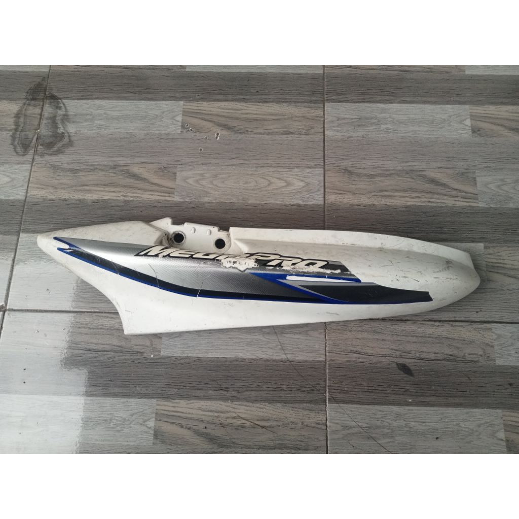 cover body belakang Megapro hiu kanan original second
