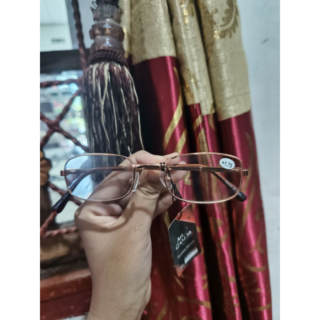 kacamata Baca (+) Gagang Besi