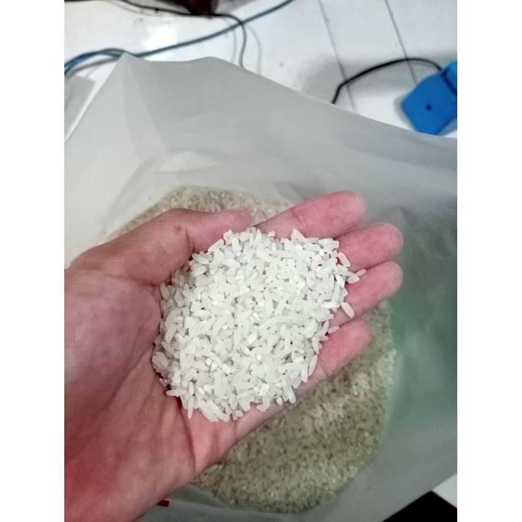 

beras berkualitas kemasan 5kg rice food