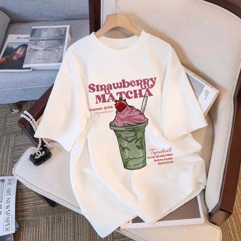 YUYU STUDIO Kaos motif es krim stroberi buah musim panas vintage | Kaos Wanita Premium Tebal | Fashi