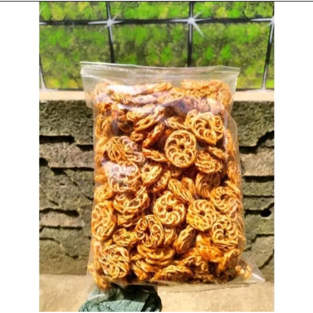 

kerupuk seblak kering Rafael pedas daun jeruk 1kg