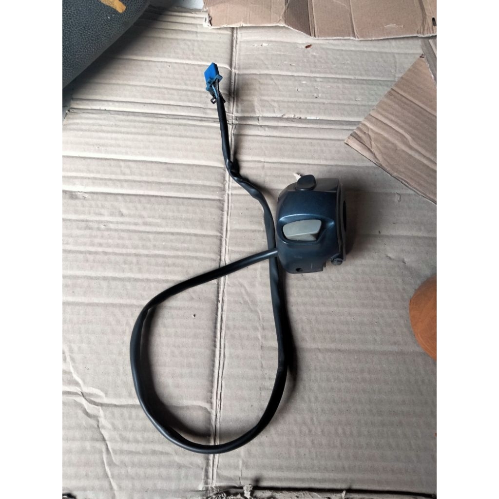 SAKLAR SEBELAH KIRI FINO 125 GRANDE SECOND ORIGINAL