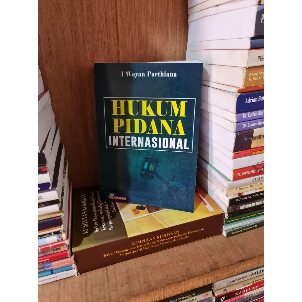 Hukum pidana internasional by I Wayan Parthiana