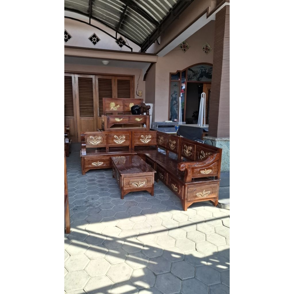 Kursi jati  sudut jumbo super glowing