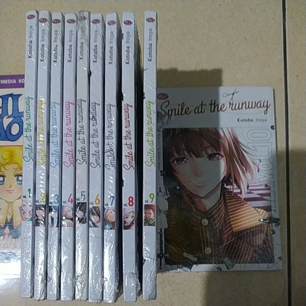 komik set smile at the runway 1-10