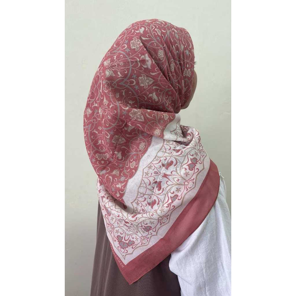 Luminous Beauty Veils - [LEEYANARAHMAN] Hijab Segi Empat Leeyanarahman/Hijab Segi Empat Motif Leeyan