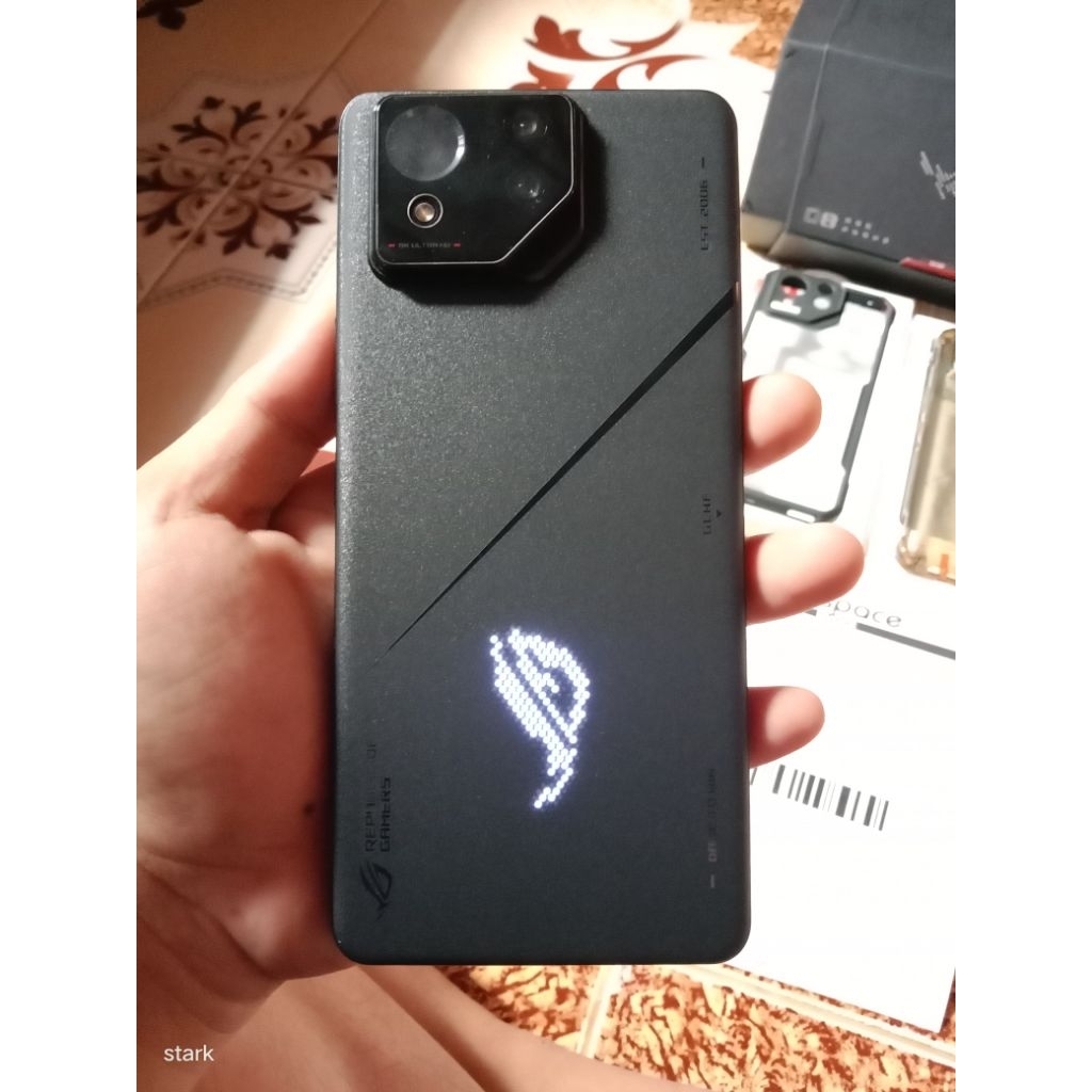 ROG PHONE 8