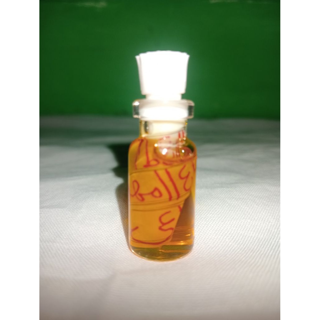 

MINYAK BERKHASIAT AROMA SERIBU BUNGA 3ML