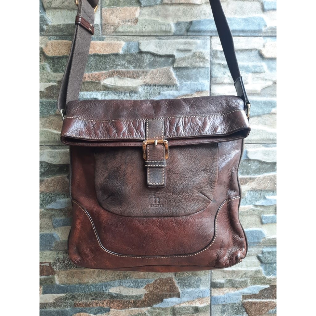 Sling Kulit HAZZYS - TAS PRELOVED BRANDED ORIGINAL