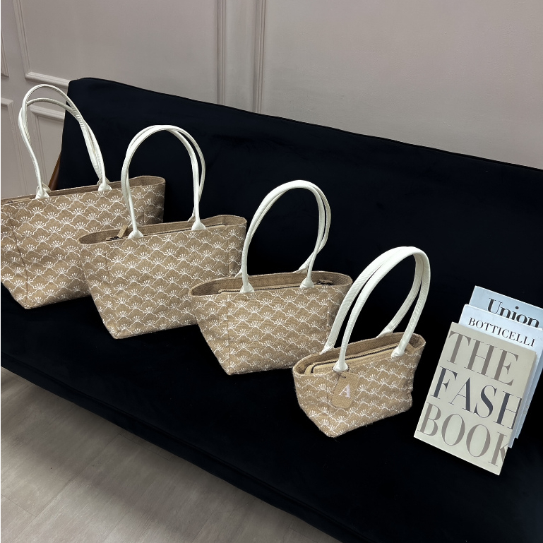 Tas Karung Handmade Lokal Bordir Batik Bunga Kipas Custom Tote Bag - Kipas Trapeze Tote Bag