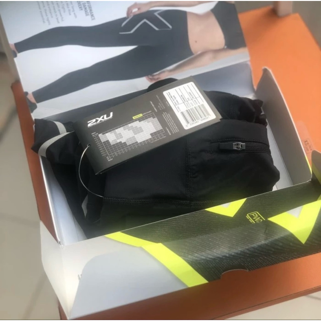 Leging 2xu aero vent Mida-rise compression tights  hitam size XS preloved terawat ya