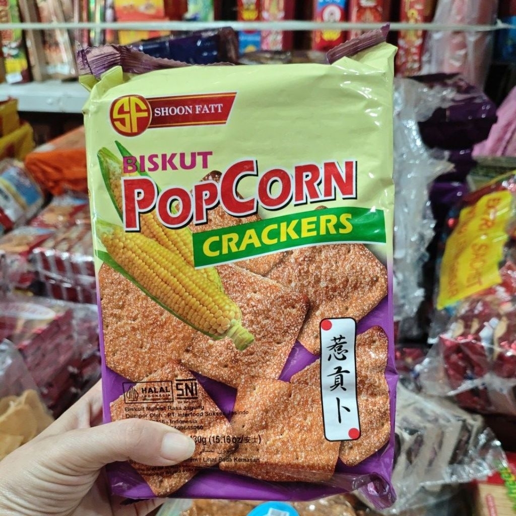 

Popcorn crackers isi 430 gram merek shoon fatt