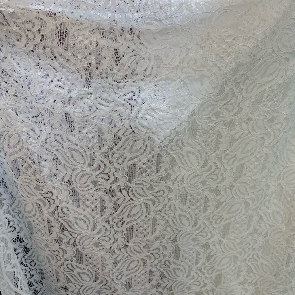 kain semi prada - kain katun brokat semi prada - kain brokat motif bunga - kain brukat warna putih t