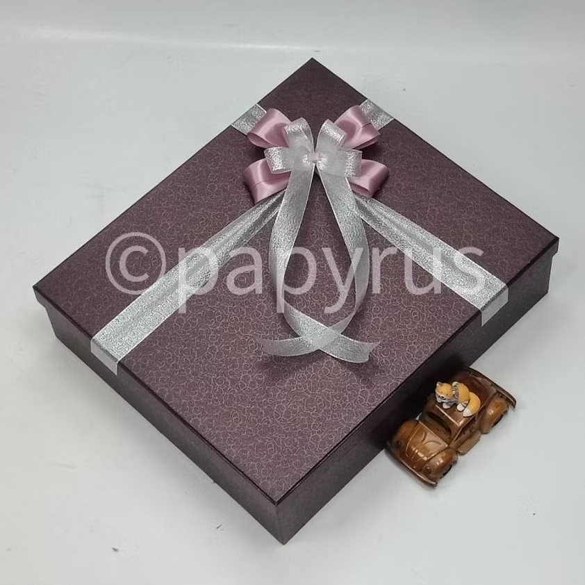 

PAPYRUS 35x40 Tinggi 10cm Kotak Kado Gift Box Hardbox Hampers Hadiah V2