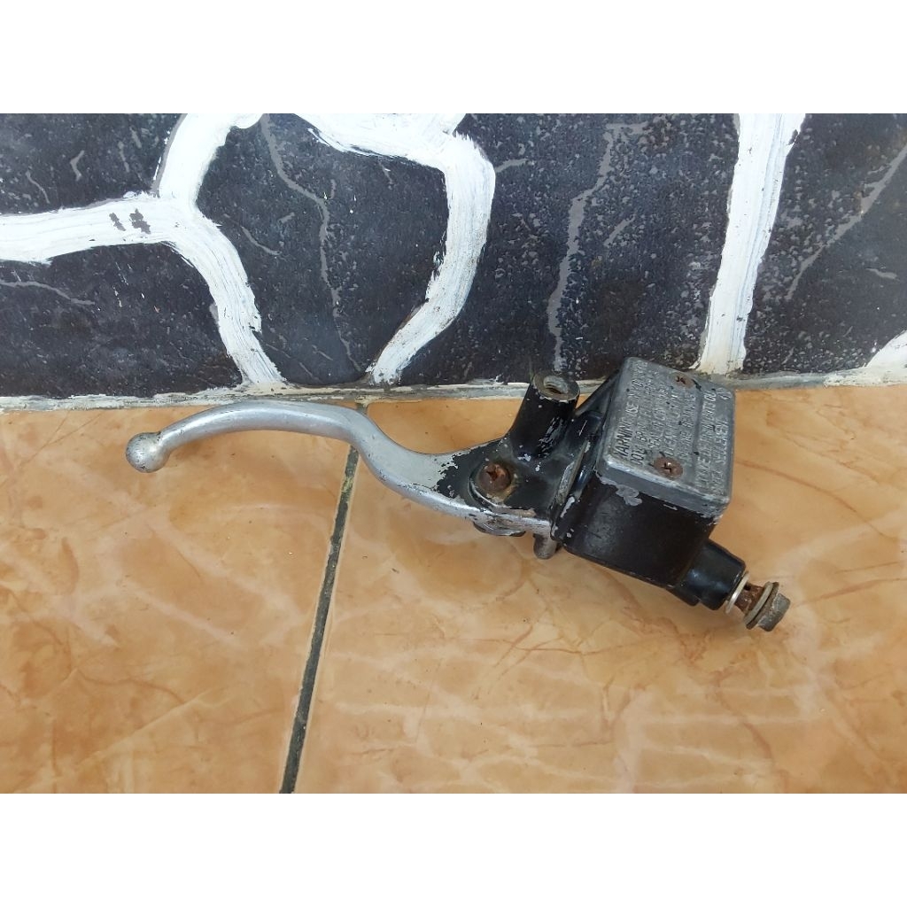 Master rem Suzuki spin (bahan)