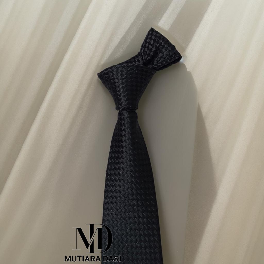 Dasi Pria Dasi Ikat Manual Dasi Motif Kotak Kotak Ukuran 7cm Hitam
