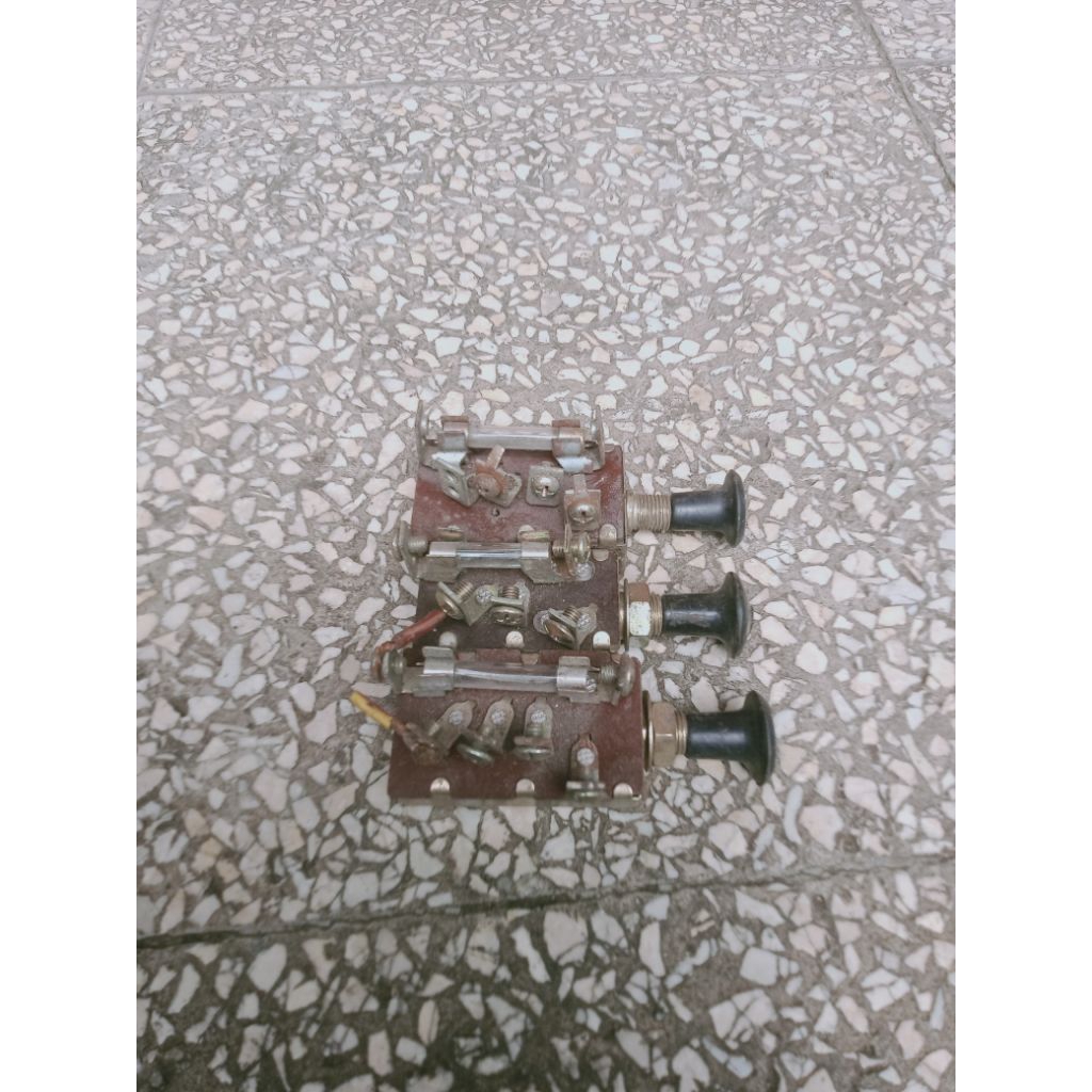 Saklar Lampu Utama Mobil Universal