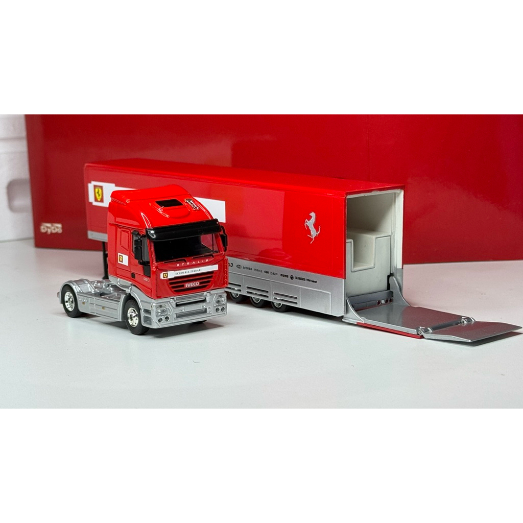 Kyosho 64 Iveco Stralis Scuderia Ferrari F1 2002 Diecast