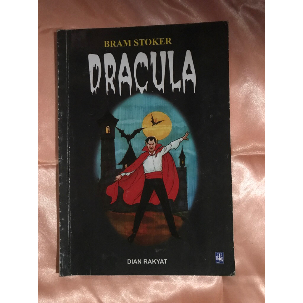 Buku dram stoker dracula