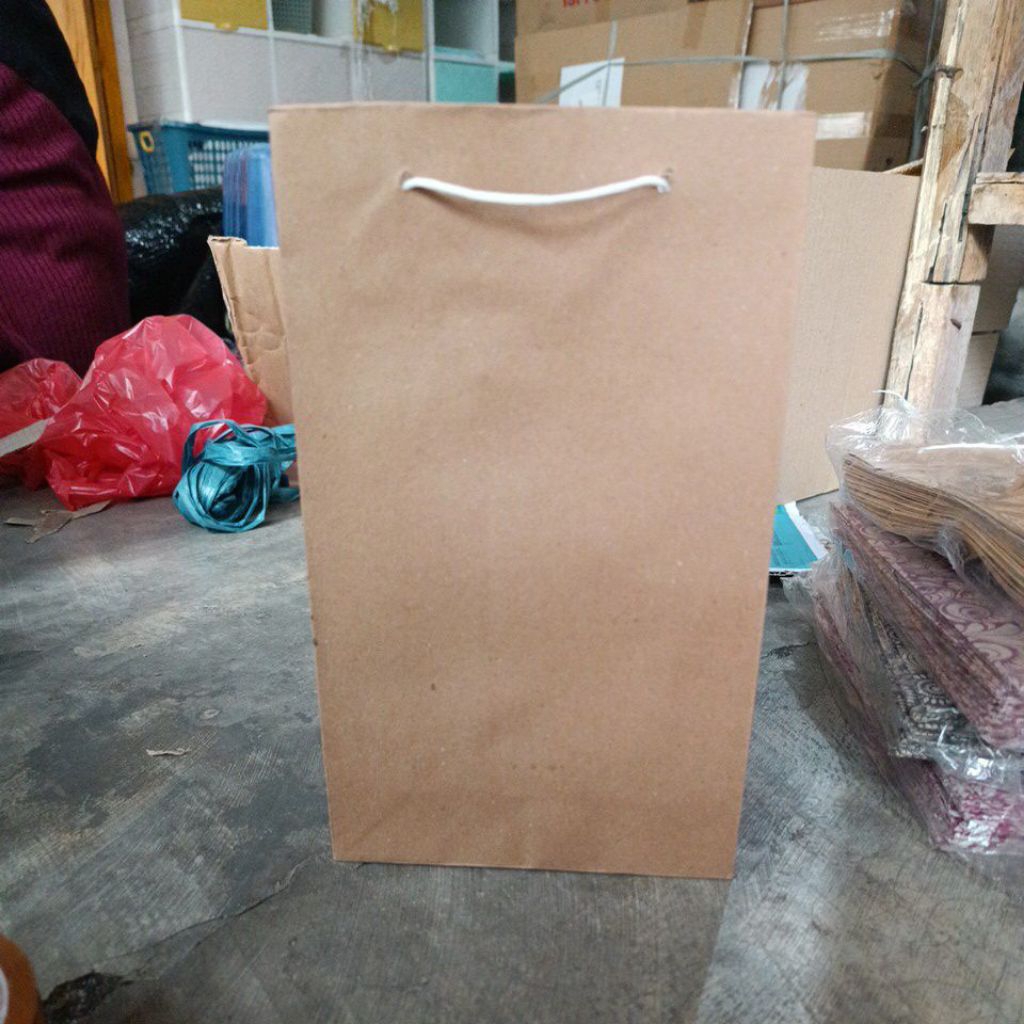 

(ISI 12 BIJI) TAS KERTAS WAFER POLOS COKLAT 15x7x25 / PAPER BAG / TAS HAJATAN KERTAS