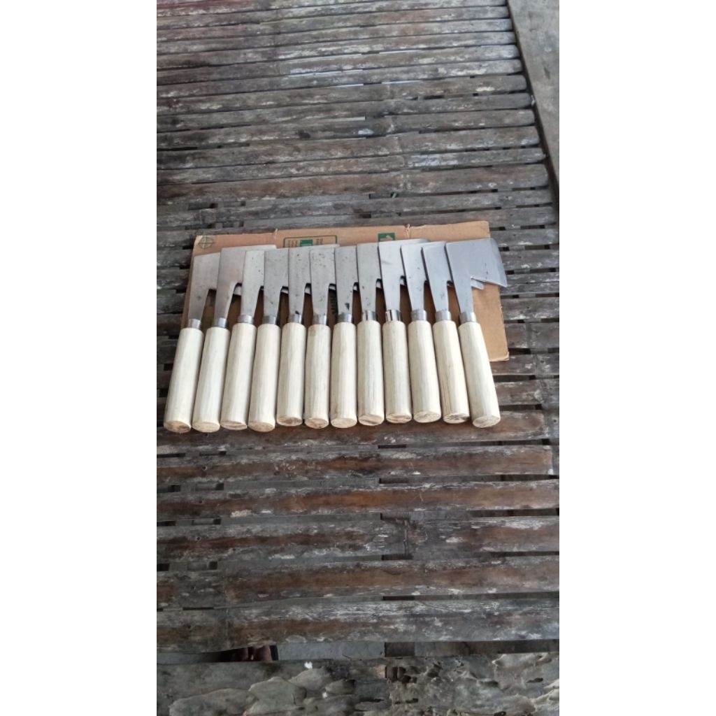 Kapak/Pisau Pengupas Batok/Tempurung Kelapa Tua Bahan Baja