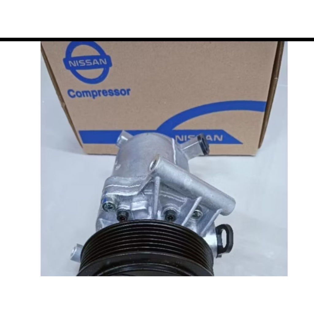 kompresor kompressor AC mobil Livina 1.8 lobang selang sejajar