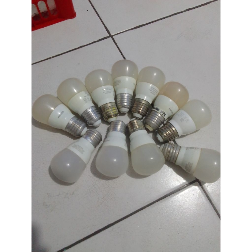 lampu LED off /mati philips.3-4 wat