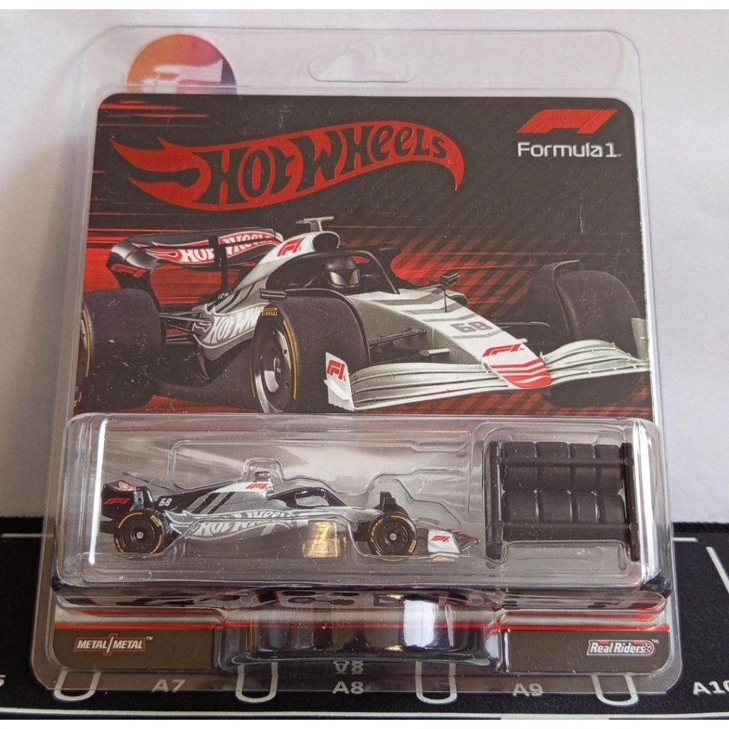 Hot wheels red line club ( RLC ) formula1 with wheels accesories