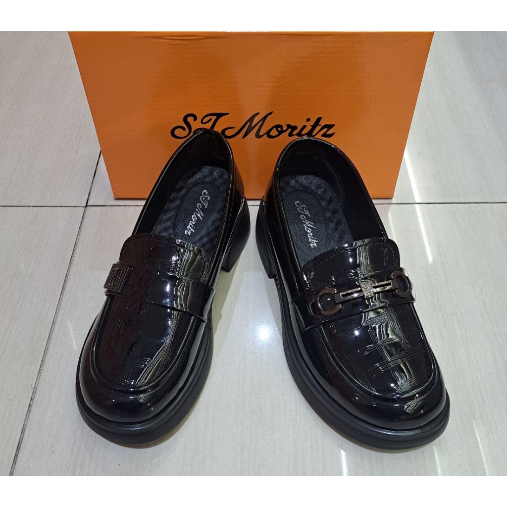 Sepatu wanita ST.MORITZ