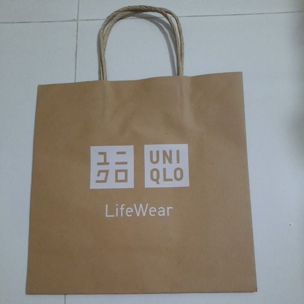 

ORI NEW Paper Bag Branded Medium Uniqlo