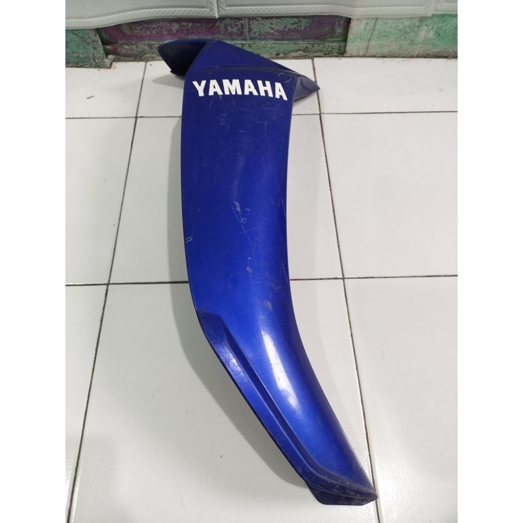 Cover sayap depan yamaha vega r new sebelah kanan original bekas copotan motor