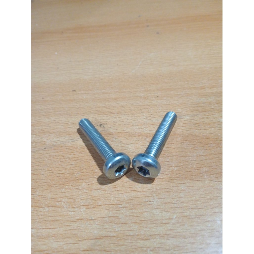 baut L bintang M8X40