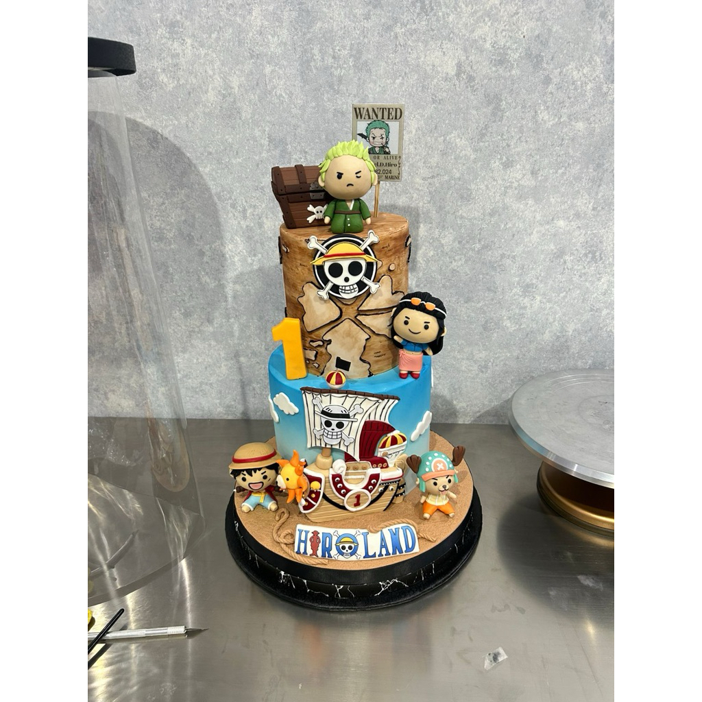 

Fondant cake Dummy 2 tingkat preloved one piece zoro jakarta