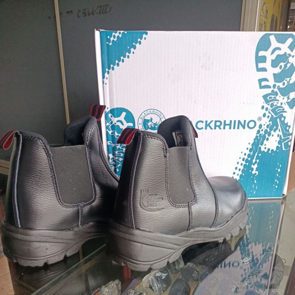 SEPATU SAFETY BLACK RHINO