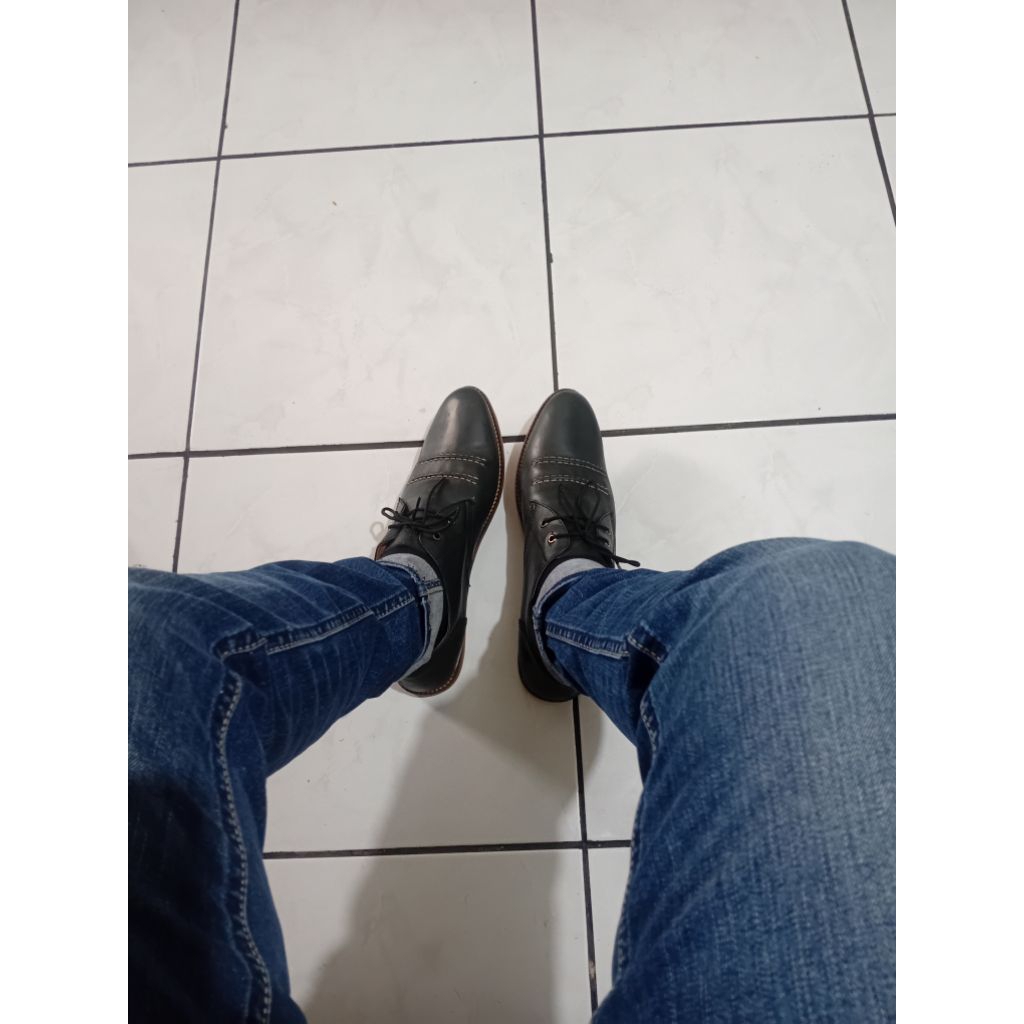 Sepatu Kulit Black Master