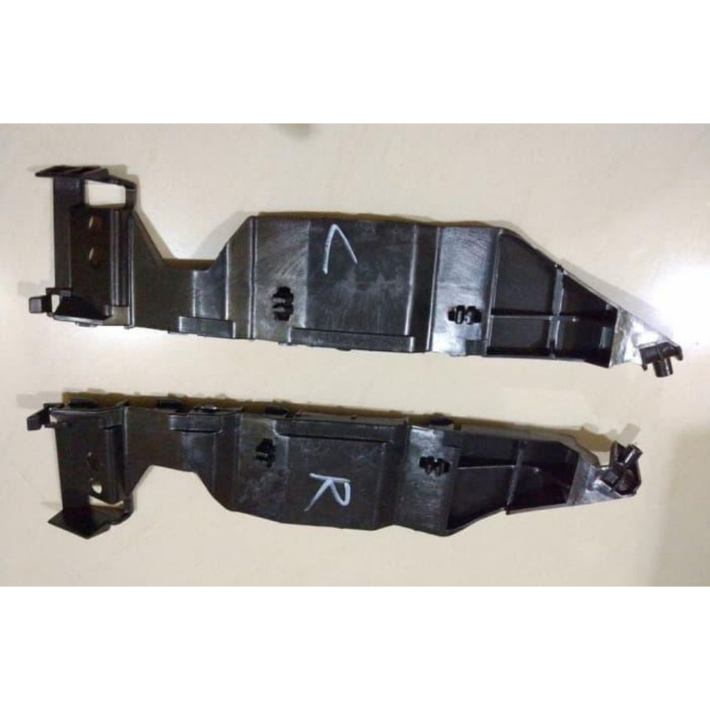 Bracket/breket bumper depan suzuki swift Original