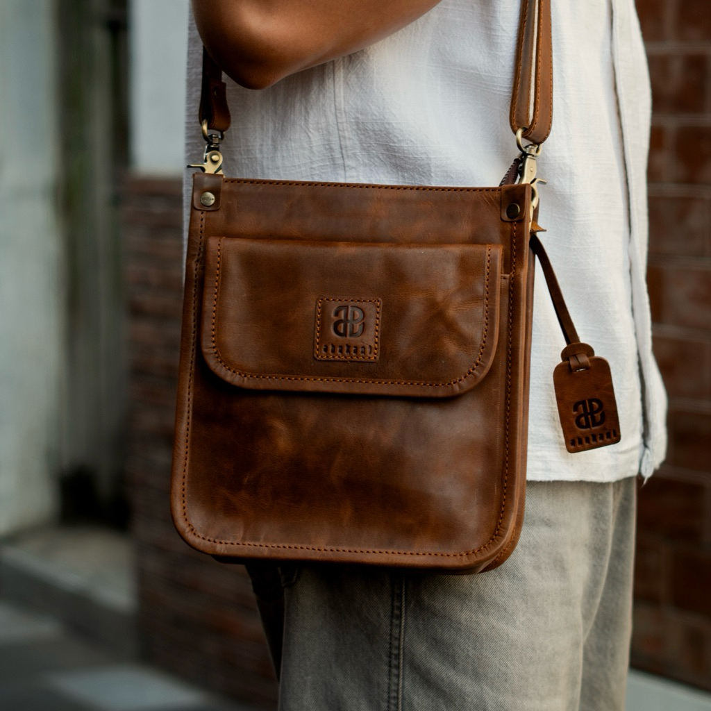 TAS KULIT PRIA LB-030 by ABEKANI Leather Tas Sling Bag Berbahan Kulit  Sapi Asli Desain Casual Denga