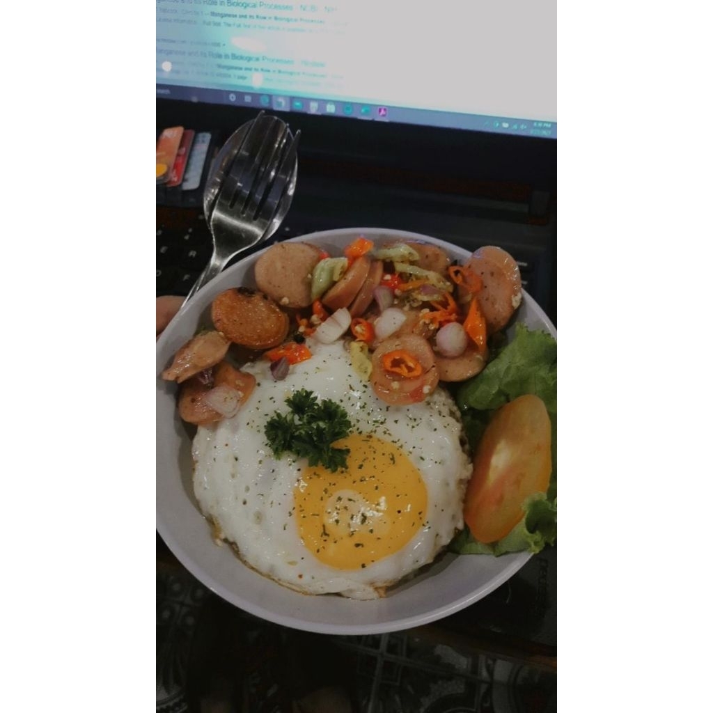 

Rice Bowl Oseng Mercon Sosis+Telor Ceplok