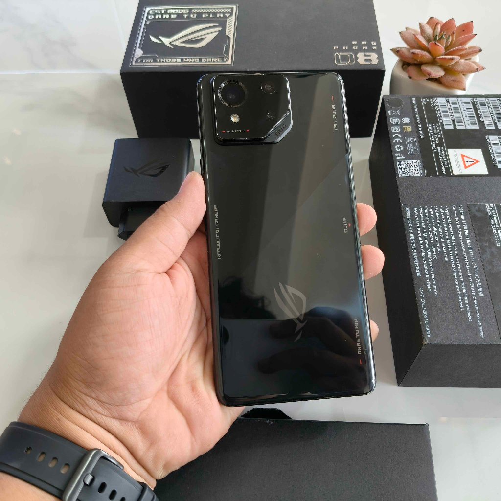 Asus ROG 8 Phone 12/256GB Garansi Resmi