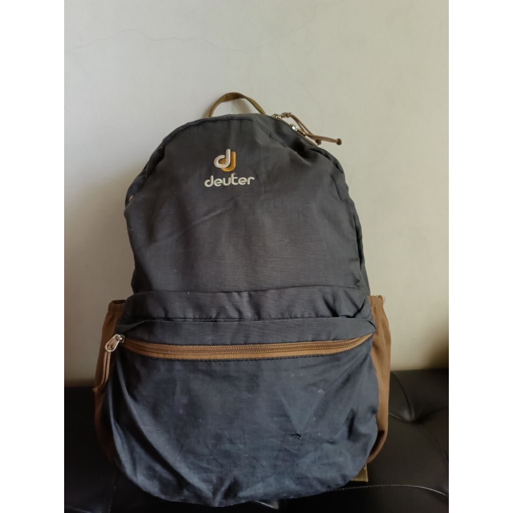 Tas Ransel Daypack Outdoor Deuter Street II