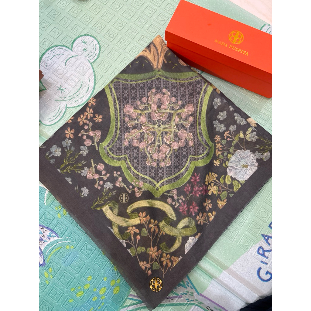 preloved nada puspita scarf orla - granite